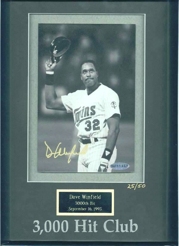  Dave Winfield - UDA LIMITED EDITION Autographed 3,000 Hit Club photo Baseball cards value