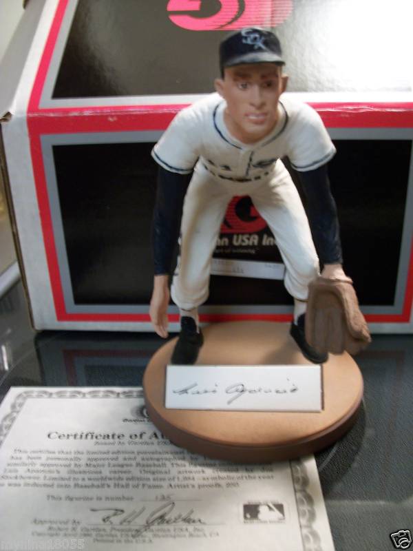  Luis Aparicio - AUTOGRAPHED Limited Edition GARTLAN Figurine (1989/90) Baseball cards value