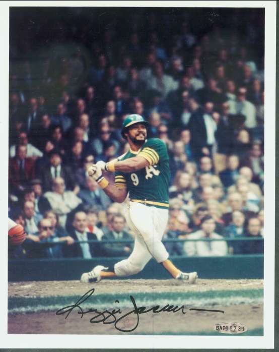  Reggie Jackson - UDA AUTOGRAPHED Color 8x10 (A's) Baseball cards value