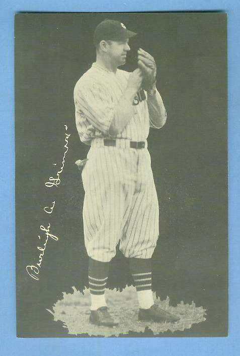 1932 Cubs Team Issue #.8 Burleigh Grimes Baseball cards