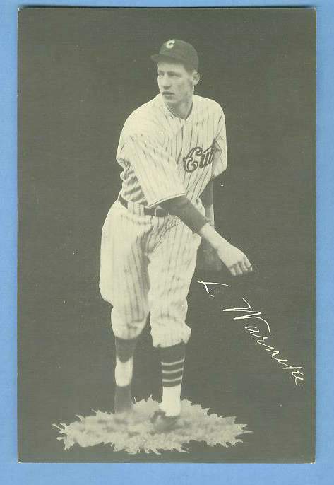 1932 Cubs Team Issue #26 Lon Warneke Baseball cards