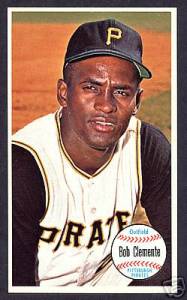 1964 Topps Giants #11 Roberto Clemente  (Pirates Hall-of-Famer) Baseball cards value
