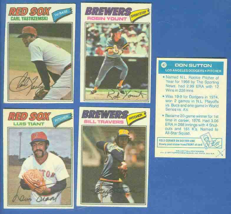 1977 Topps Cloth Stickers #54 Robin Yount [VAR: *] (Brewers) Baseball cards value