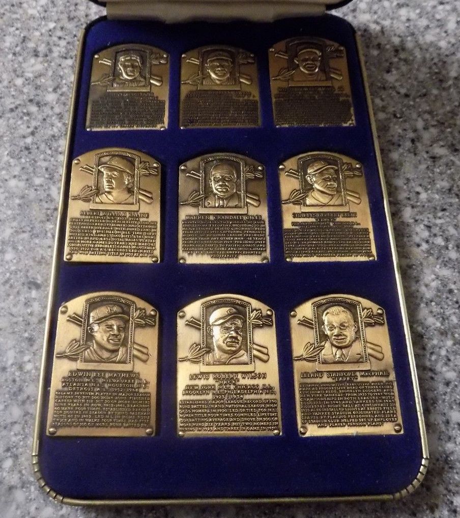 S3: Eddie Mathews - 1985 Hall-of-Fame Gallery Mini BRONZE PLAQUE Baseball cards value