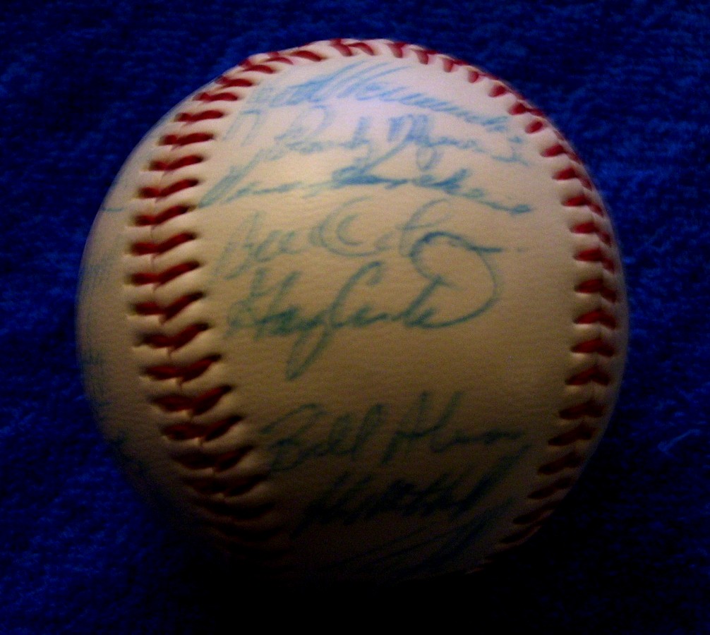  1987 Mets - Team Signed/AUTOGRAPHED baseball [#ed05] w/31 Signatures Baseball cards value