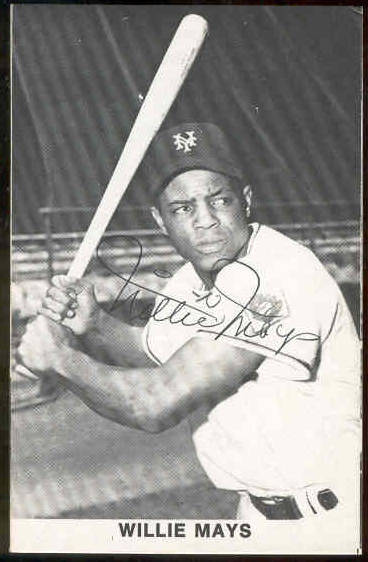  Willie Mays - AUTOGRAPHED 1975 TCMA 'League Leaders' Postcard (Giants) Baseball cards value