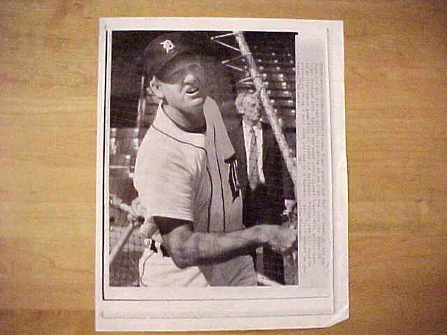 WIREPHOTO: Al Kaline - [08/18/86] 'A Few Good Swings Left' (Tigers) Baseball cards value