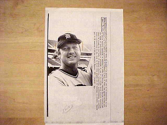 WIREPHOTO: Al Kaline - [12/16/79] 'Sure Thing' (Tigers) Baseball cards value