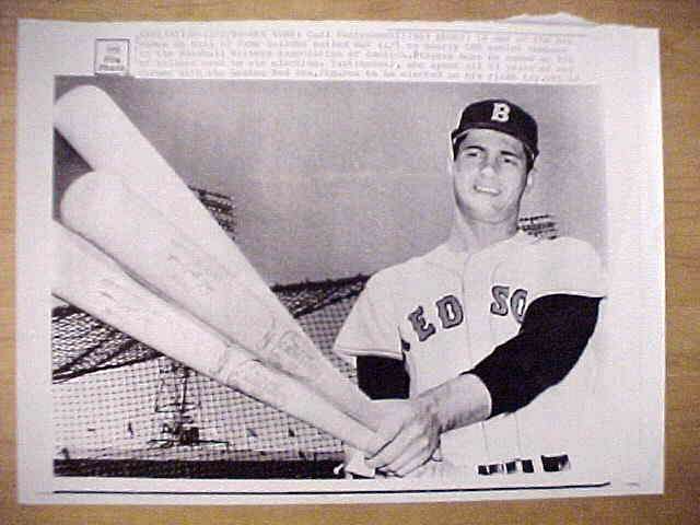 WIREPHOTO: Carl Yastrzemski - {12/02/88} 'Road To Cooperstown' (Red Sox) Baseball cards