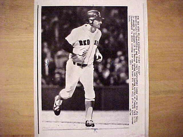 WIREPHOTO: Carl Yastrzemski - {09/12/79} 'Just Short' (Red Sox) Baseball cards