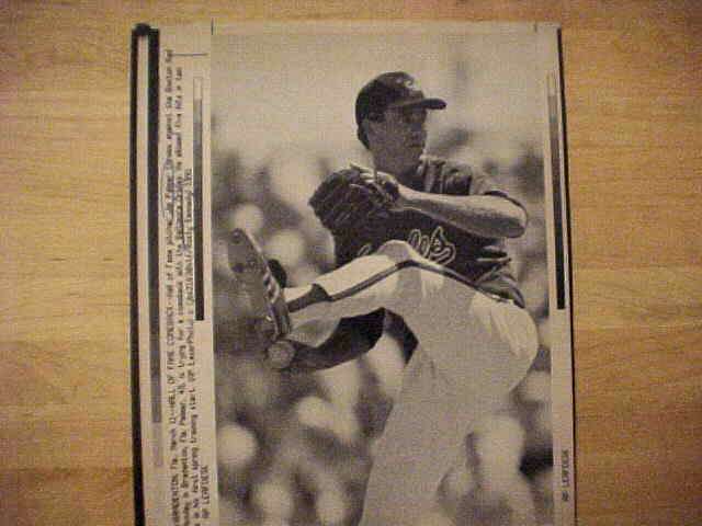 WIREPHOTO: Jim Palmer - [03/11/91] 'Hall Of Fame Comeback' (Orioles) Baseball cards value