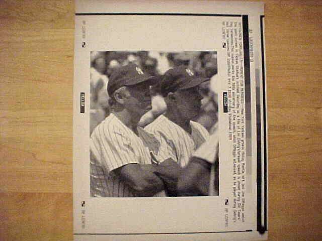 WIREPHOTO: Mickey Mantle - [1989-07/15] 'Moment For Memories' (Yankees) Baseball cards value