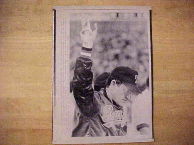 WIREPHOTO: Nolan Ryan - {06/14/89} 'Another Record' (Rangers) Baseball cards value