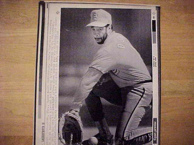 WIREPHOTO: Ozzie Smith - [03/02/88] 'No Problem' (Cardinals) Baseball cards value