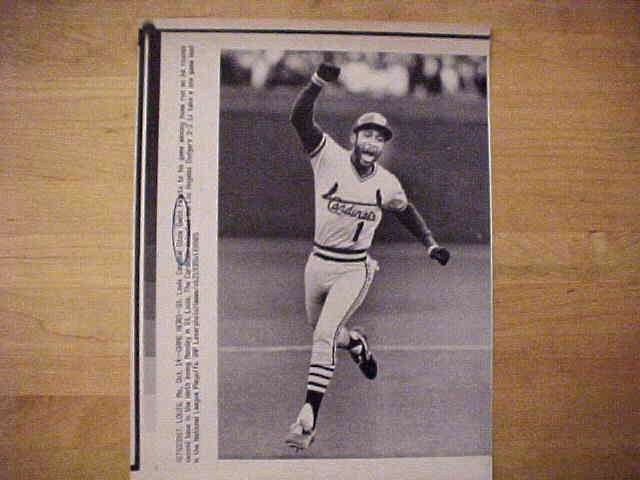 WIREPHOTO: Ozzie Smith - [10/14/85] 'Game Hero' (Cardinals) Baseball cards value