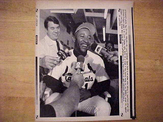 WIREPHOTO: Ozzie Smith - [05/27/92] 'All Smiles' (Cardinals) Baseball cards value