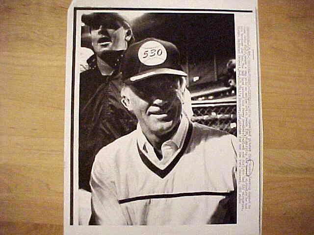 WIREPHOTO: Phil Niekro - [06/01/87] 'New Brotherly Leaders' (Indians) Baseball cards value