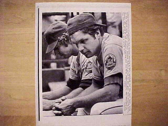 WIREPHOTO: Tom Seaver - [06/16/77] 'Gotta Go' (Mets) Baseball cards value
