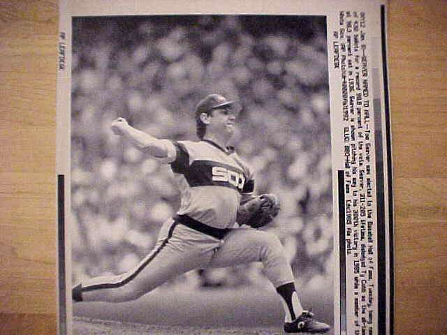 WIREPHOTO: Tom Seaver - [01/08/92] 'Seaver Named To Hall' (White Sox) Baseball cards value
