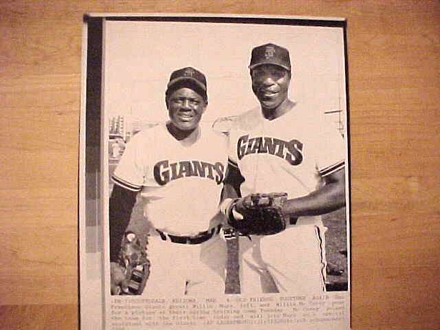 WIREPHOTO: Willie Mays - [03/04/86] 'Old Friends Together Again' (Giants) Baseball cards value