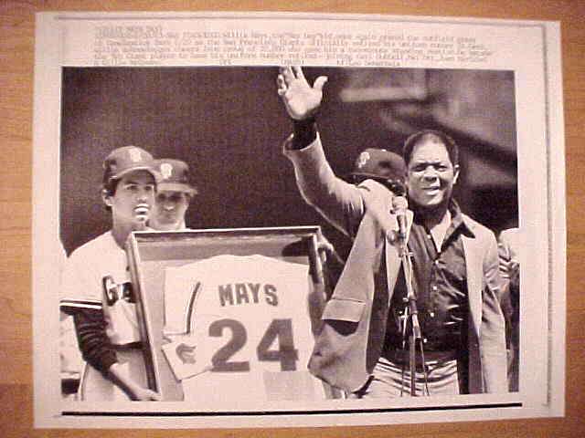 WIREPHOTO: Willie Mays - [08/20/83] 'Uniform Retired' (Giants) Baseball cards value