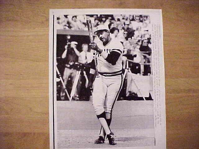 WIREPHOTO: Willie Stargell - [04/17/82] 'Tied Up In Knots' (Pirates) Baseball cards value