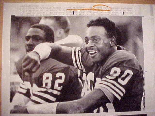 WIREPHOTO: Jerry Rice - [12/20/87] 'Record Breaker' (49ers) Baseball cards value