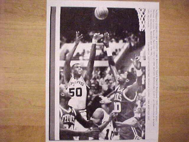 WIREPHOTO: David Robinson - {02/14/90} 'Over The Top' (Spurs) Baseball cards