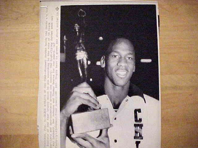 WIREPHOTO: Michael Jordan - [02/09/88] 'Black Athlete Of The Year' (Bulls) Baseball cards value