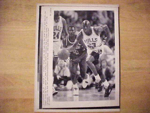 WIREPHOTO: Michael Jordan - [05/28/90] 'Bustin' It' (Bulls) Baseball cards value