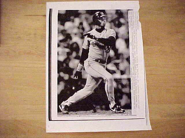 WIREPHOTO: Ken Griffey Jr - {08/30/89} 'In Motion' (Mariners) Baseball cards value