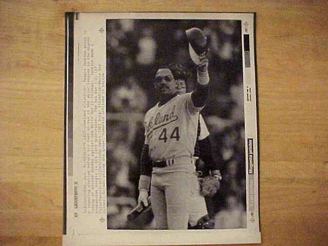 WIREPHOTO: Reggie Jackson - [10/04/87] 'Reggie's Last' (A's) Baseball cards value