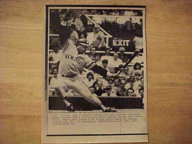 WIREPHOTO: Reggie Jackson - [08/31/81] 'Reggie Dances!!' (Yankees) Baseball cards value