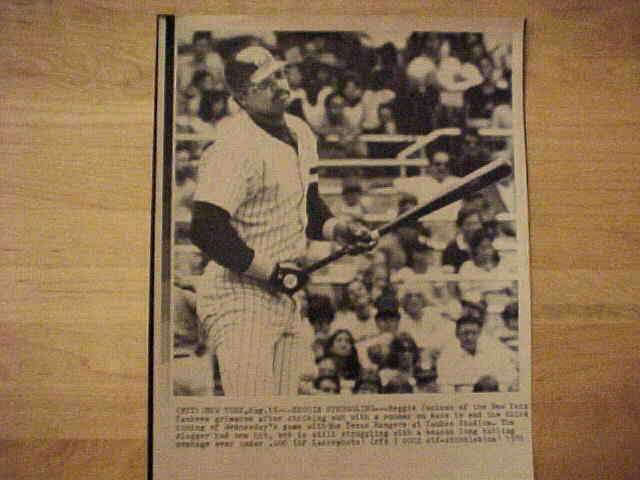 WIREPHOTO: Reggie Jackson - [08/13/81] 'Struggling' (Yankees) Baseball cards value