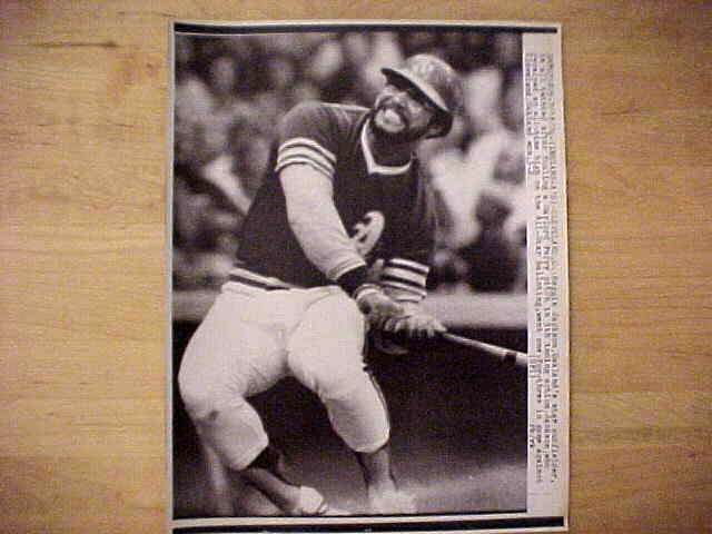 WIREPHOTO: Reggie Jackson - [07/18/74] 'In Knots' (A's) Baseball cards value