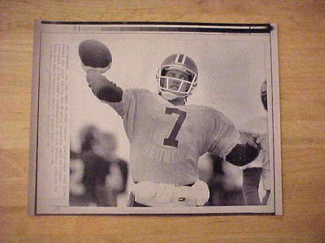 WIREPHOTO: John Elway - {01/20/90} 'Back To Pass' (Broncos) Football cards value