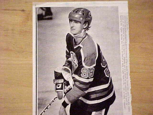 WIREPHOTO [HOCKEY]: Wayne Gretzky - [03/26/82] 'Two Hundred' (Oilers) Baseball cards value