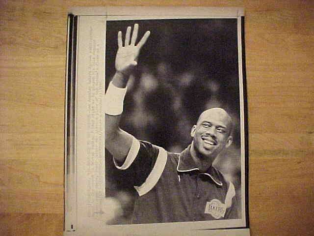 WIREPHOTO: Kareem Abdul-Jabbar - [04/23/86] 'Going For It' (Lakers) Basketball cards value
