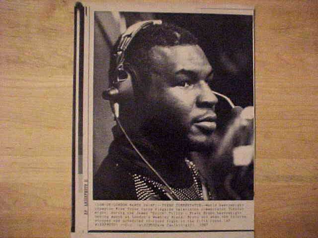 WIREPHOTO {Boxing}: Mike Tyson - {03/24/87} 'Turns Commentator' Boxing cards