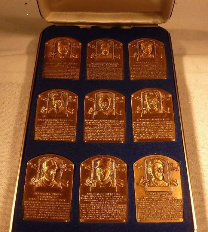 S4: Martin DiHigo - 1985 Hall-of-Fame Gallery Mini BRONZE PLAQUE Baseball cards value