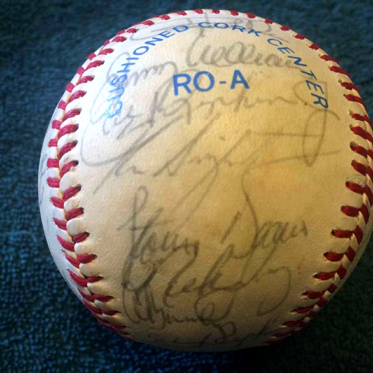 1984 Orioles -Team Signed/AUTOGRAPHED baseball [#ed936/A10] CAL RIPKEN JR Baseball cards value