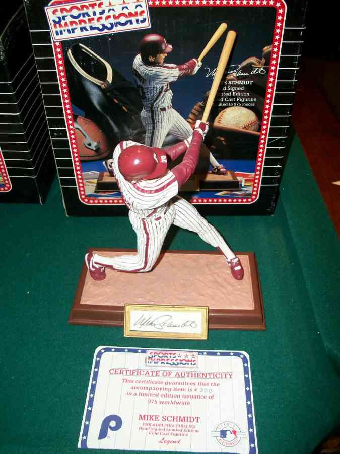 Mike Schmidt -AUTOGRAPHED Limited Edition SPORTS IMPRESSIONS Figurine 1994 Baseball cards value