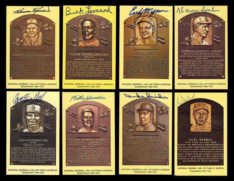  Warren Spahn - AUTOGRAPHED (LOA) Hall-of-Fame Gold Plaque Postcard Baseball cards value
