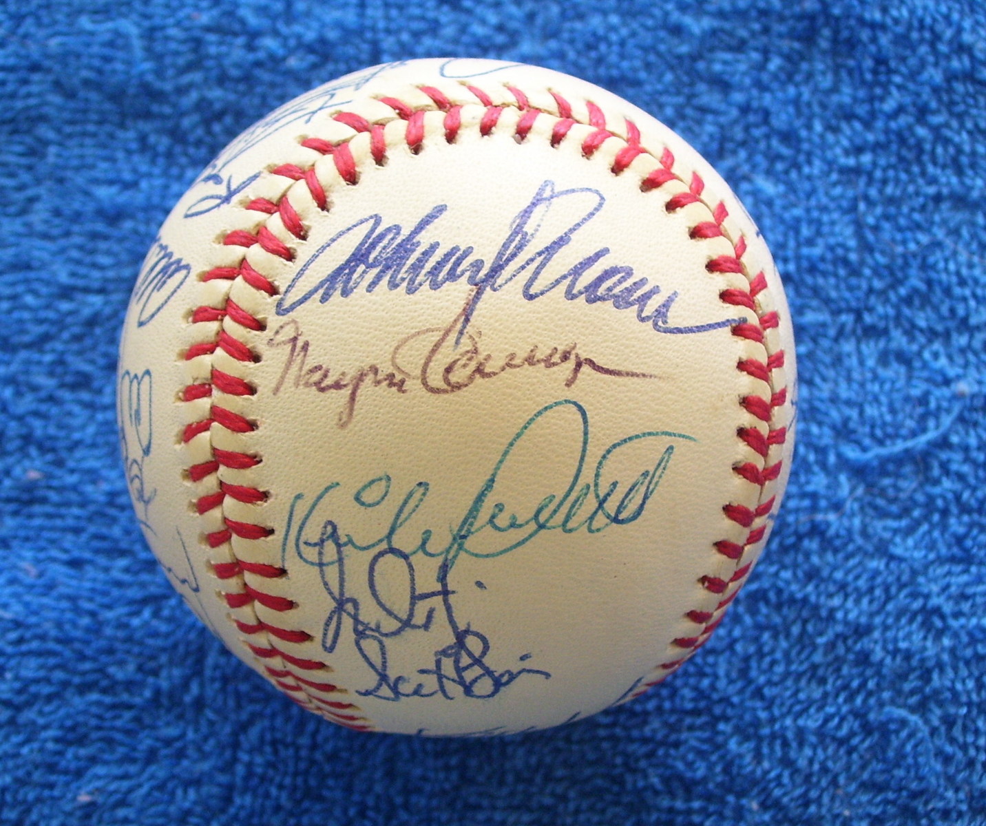   1990 Twins - Team Signed/AUTOGRAPHED baseball [#ed18] w/22 Signatures Baseball cards value