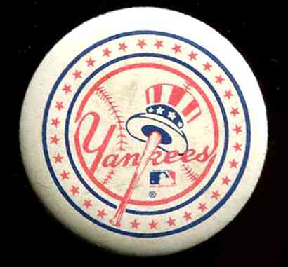  Yankees - Vintage 1+3/4 inch button/pin Baseball cards value