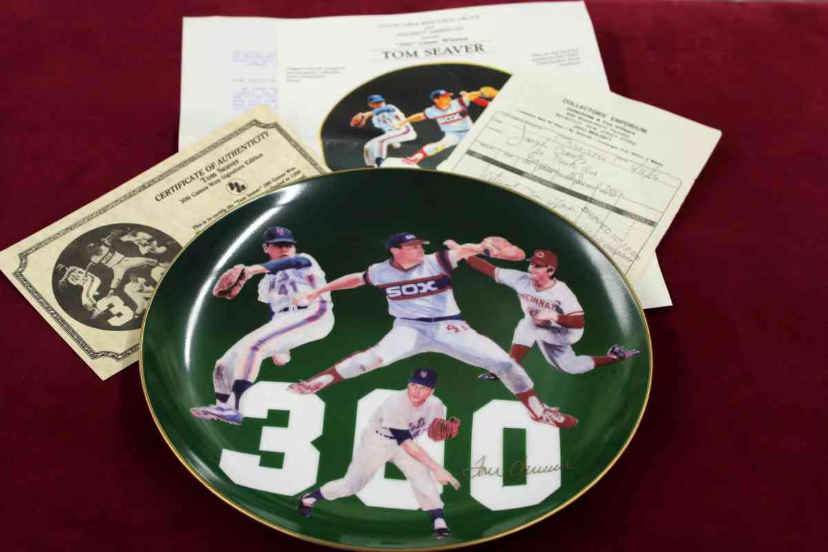  Tom Seaver - 1986 Hackett American '300 Wins' Plate (White Sox/Mets/Reds) Baseball cards value