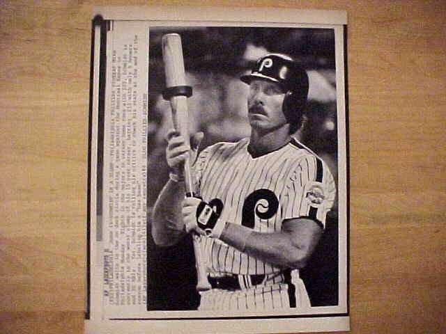 WIREPHOTO: Mike Schmidt - [06/14/88] 'Schmidt In A Slump' (Phillies) Baseball cards value