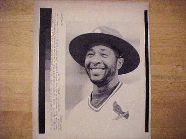 WIREPHOTO: Ozzie Smith - [06/24/91] 'Officer Oz' (Cardinals) Baseball cards value