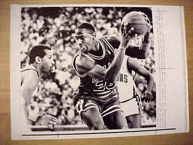WIREPHOTO: Michael Jordan - [04/03/88] 'Stand Back' (Bulls) Baseball cards value