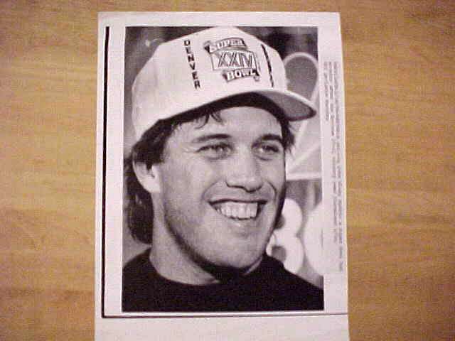 WIREPHOTO: John Elway - [01/14/90] 'Super Bowl Champ' (Broncos) Football cards value